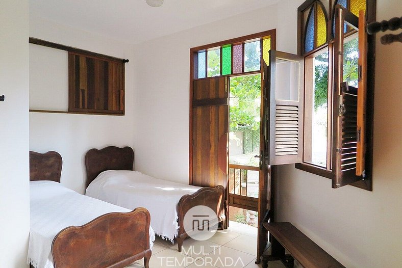 Pousart Floripa - Quarto Amarelo